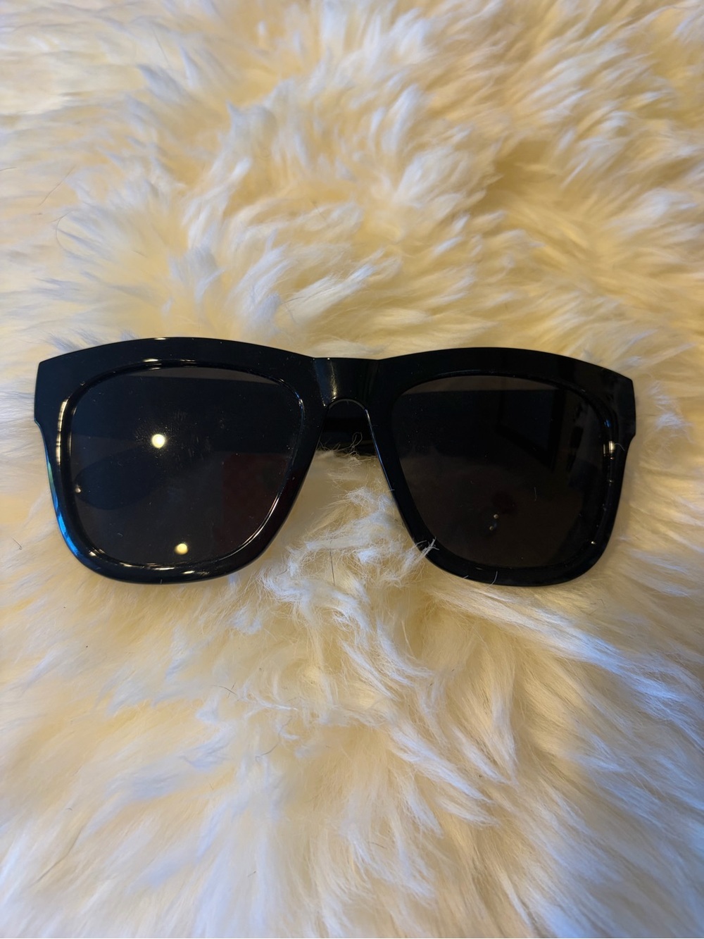 Black Oversized Women's Sunglasses - Stylish UV Shades